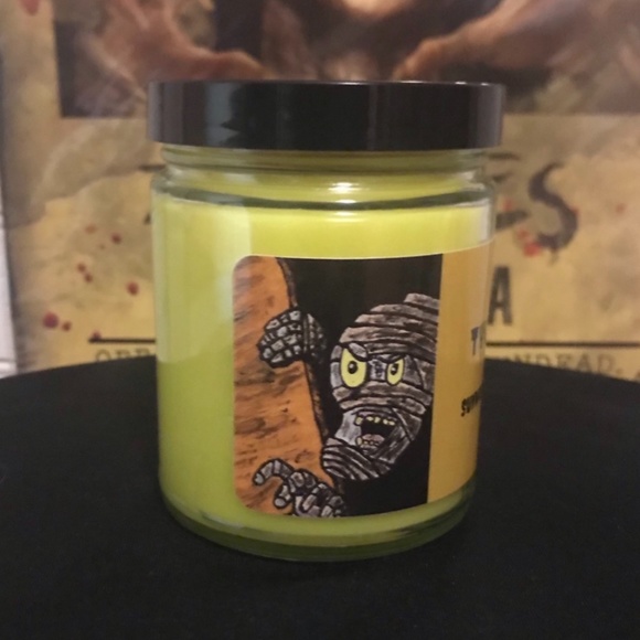9 Ounce Halloween Candles Of Dracula, The Mummy, And Frankenstein’s. Horror. - Picture 6 of 12